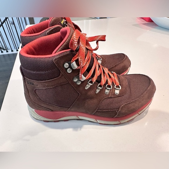 L.L. Bean Men's Mountain Classic Insulated Hiking Boots - Picture 5 of 6